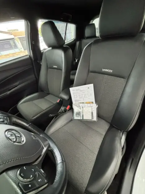 TOYOTA Yaris Hatch 1.5 16V 4P FLEX XS MULTIDRIVE AUTOM�TICO CVT, Foto 8