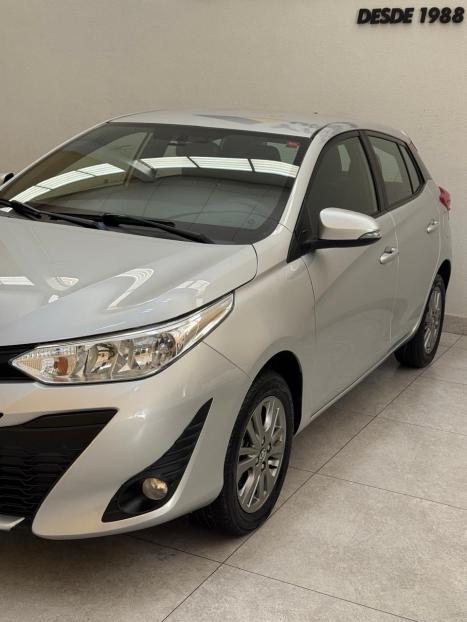 TOYOTA Yaris Hatch 1.3 16V 4P FLEX XL PLUS TECH MULTIDRIVE AUTOM�TICO CVT, Foto 4