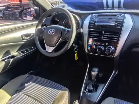 TOYOTA Yaris Hatch 1.3 16V 4P FLEX XL MULTIDRIVE AUTOM�TICO CVT, Foto 18