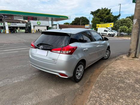 TOYOTA Yaris Hatch 1.3 16V 4P FLEX XL, Foto 3