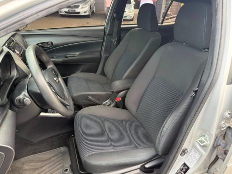TOYOTA Yaris Hatch 1.3 16V 4P FLEX XL, Foto 4