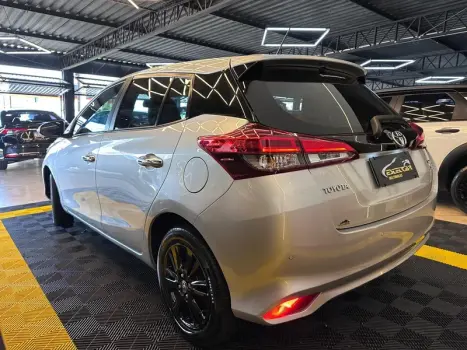 TOYOTA Yaris Hatch 1.5 16V 4P FLEX XLS CONNECT MULTIDRIVE AUTOM�TICO CVT, Foto 4
