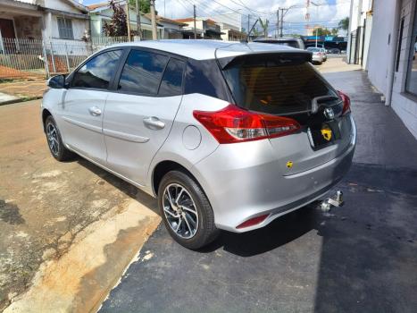 TOYOTA Yaris Hatch 1.3 16V 4P FLEX XL MULTIDRIVE AUTOMÁTICO CVT, Foto 4
