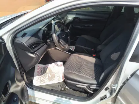TOYOTA Yaris Hatch 1.3 16V 4P FLEX XL MULTIDRIVE AUTOMÁTICO CVT, Foto 10