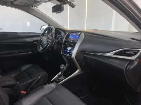 TOYOTA Yaris Hatch 1.5 16V 4P FLEX XLS CONNECT MULTIDRIVE AUTOMÁTICO CVT, Foto 12