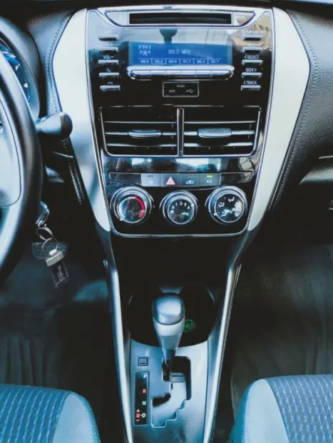 TOYOTA Yaris Sedan 1.5 16V 4P FLEX XL MULTIDRIVE AUTOMTICO CVT, Foto 10