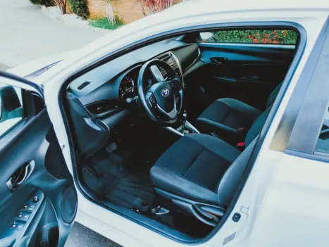 TOYOTA Yaris Sedan 1.5 16V 4P FLEX XL MULTIDRIVE AUTOMTICO CVT, Foto 11