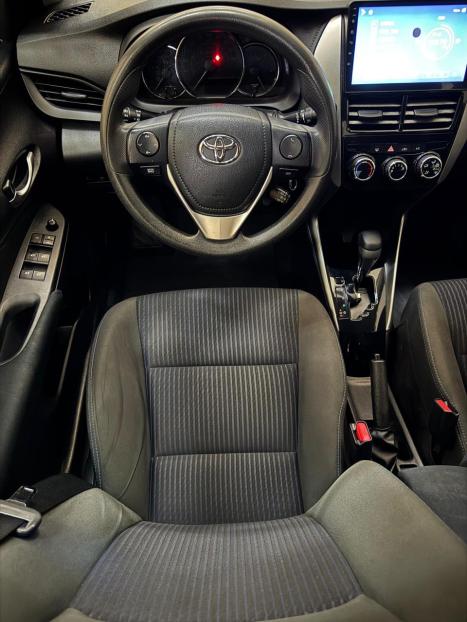 TOYOTA Yaris Sedan 1.5 16V 4P FLEX XL MULTIDRIVE AUTOM�TICO CVT, Foto 8
