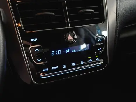 TOYOTA Yaris Sedan 1.5 16V 4P FLEX XL MULTIDRIVE AUTOM�TICO CVT, Foto 9