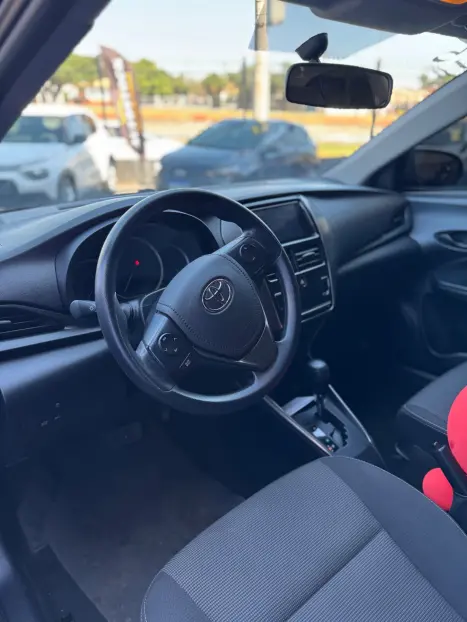 TOYOTA Yaris Sedan 1.5 16V 4P FLEX XL LIVE MULTIDRIVE AUTOM�TICO CVT, Foto 2