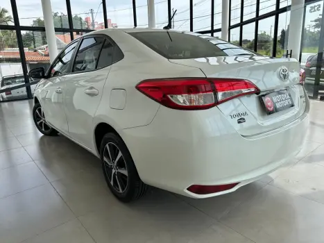 TOYOTA Yaris Sedan 1.5 16V 4P FLEX XS MULTIDRIVE AUTOM�TICO CVT, Foto 3