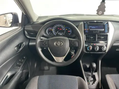 TOYOTA Yaris Sedan 1.5 16V 4P FLEX XL LIVE MULTIDRIVE AUTOM�TICO CVT, Foto 9