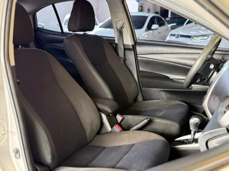 TOYOTA Yaris Sedan 1.5 16V 4P FLEX XL PLUS TECH MULTIDRIVE AUTOMÁTICO CVT, Foto 10