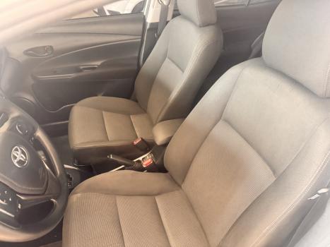 TOYOTA Yaris Sedan 1.5 16V 4P FLEX XL MULTIDRIVE AUTOMÁTICO CVT, Foto 10