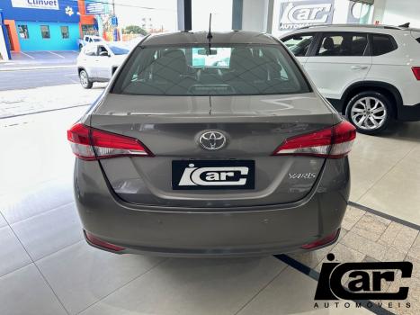 TOYOTA Yaris Sedan , Foto 2