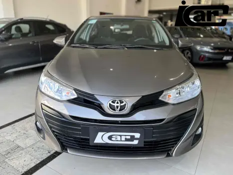 TOYOTA Yaris Sedan , Foto 2