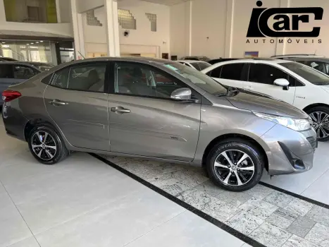 TOYOTA Yaris Sedan , Foto 3