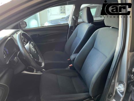 TOYOTA Yaris Sedan , Foto 13