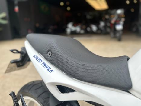 TRIUMPH Speed Triple 1050 R, Foto 12