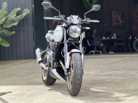 TRIUMPH Trident 660 , Foto 3
