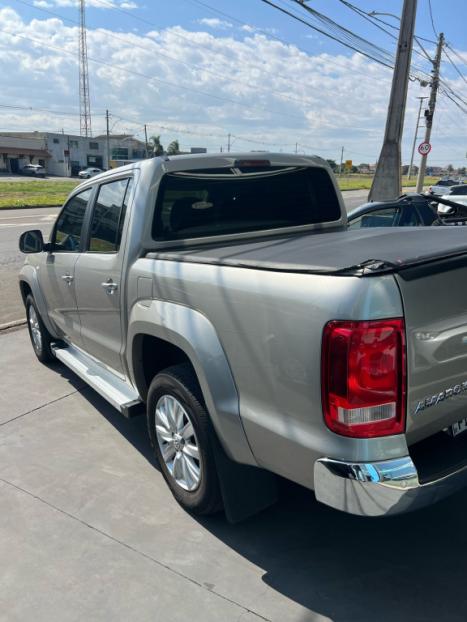 VOLKSWAGEN Amarok 2.0 16V 4X4 CABINE DUPLA HIGHLINE TURBO INTERCOOLER AUTOMÁTICO, Foto 3 VOLKSWAGEN Amarok 2.0 16V 4X4 CABINE DUPLA HIGHLINE TURBO INTERCOOLER AUTOMÁTICO, Foto 3