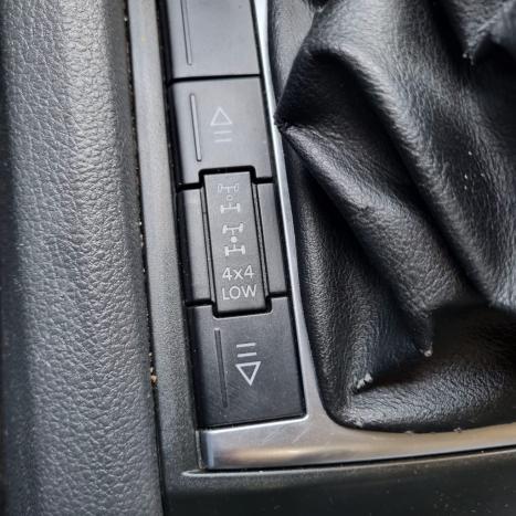 VOLKSWAGEN Amarok 2.0 16V 4X4 CABINE DUPLA  HIGHLINE TURBO INTERCOOLER, Foto 10 VOLKSWAGEN Amarok 2.0 16V 4X4 CABINE DUPLA  HIGHLINE TURBO INTERCOOLER, Foto 10