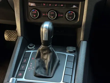 VOLKSWAGEN Amarok 3.0 V6 CABINE DUPLA HIGHLINE 4X4 TURBO INTERCOOLER AUTOM�TICO, Foto 6