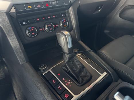 VOLKSWAGEN Amarok 3.0 V6 CABINE DUPLA HIGHLINE 4X4 TURBO INTERCOOLER AUTOM�TICO, Foto 12