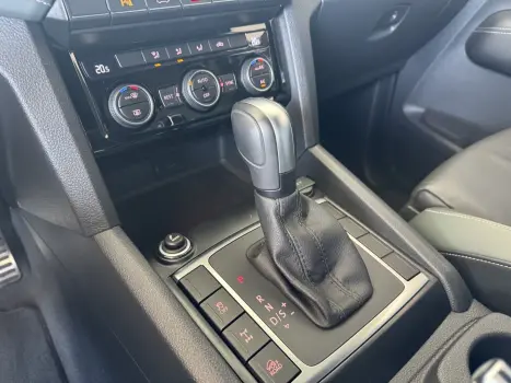 VOLKSWAGEN Amarok 3.0 V6 CABINE DUPLA HIGHLINE EXTREME 4X4 TURBO INTERCOOLER AUTOM�TICO, Foto 17
