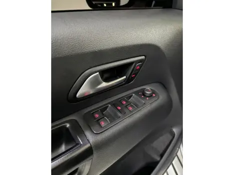 VOLKSWAGEN Amarok 3.0 V6 CABINE DUPLA HIGHLINE 4X4 TURBO INTERCOOLER AUTOMÁTICO, Foto 13