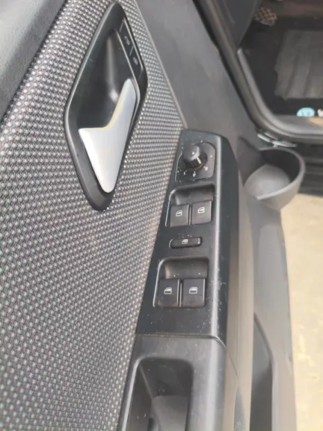 VOLKSWAGEN Fox 1.0 4P BLACKFOX FLEX, Foto 8