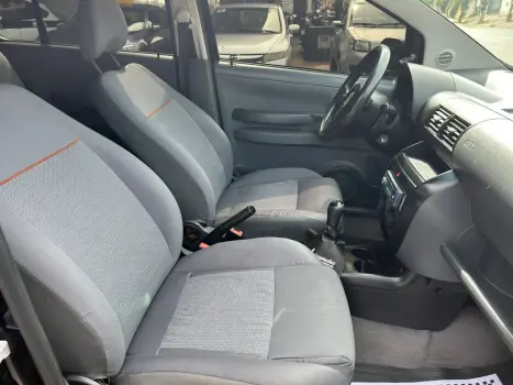 VOLKSWAGEN Fox 1.6 4P, Foto 12