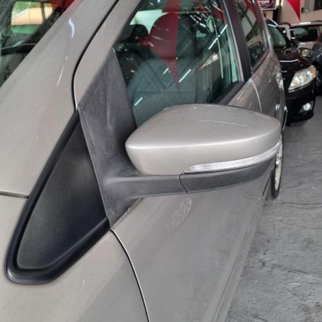 VOLKSWAGEN Fox 1.6 4P TREND FLEX, Foto 9