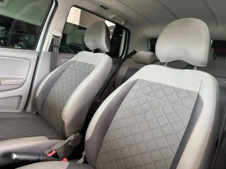 VOLKSWAGEN Fox 1.6 4P HIGHLINE FLEX, Foto 13