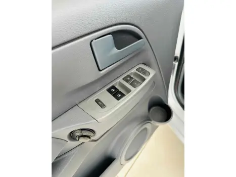 VOLKSWAGEN Fox 1.6 4P, Foto 17