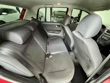 VOLKSWAGEN Fox 1.6 4P, Foto 13