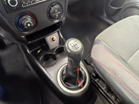 VOLKSWAGEN Fox 1.6 4P, Foto 17