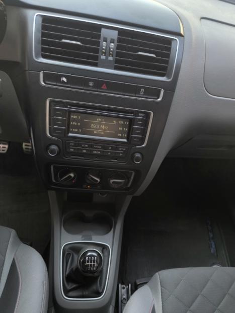 VOLKSWAGEN Fox 1.6 4P HIGHLINE FLEX, Foto 8