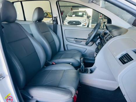 VOLKSWAGEN Fox 1.6 4P, Foto 17