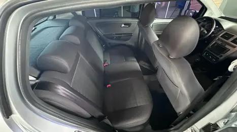 VOLKSWAGEN Fox 1.6 4P MSI COMFORTLINE FLEX, Foto 5