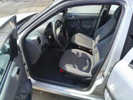 VOLKSWAGEN Gol 1.0 4P G4 FLEX, Foto 2