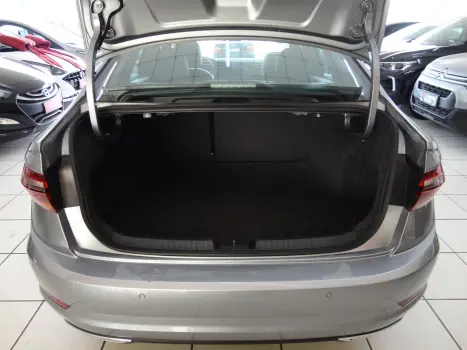 VOLKSWAGEN Jetta 1.4 4P 250 TSI R-LINE AUTOMTICO, Foto 8