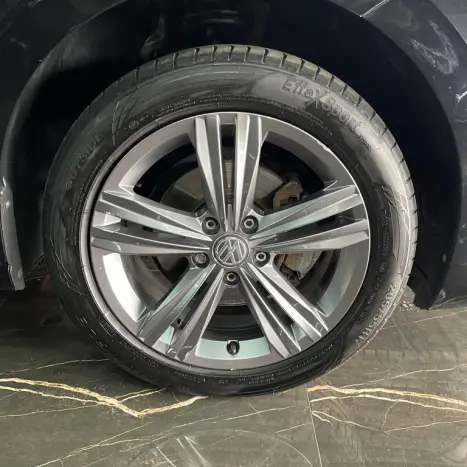 VOLKSWAGEN Jetta 1.4 4P 250 TSI R-LINE AUTOMÁTICO, Foto 7 VOLKSWAGEN Jetta 1.4 4P 250 TSI R-LINE AUTOMÁTICO, Foto 7