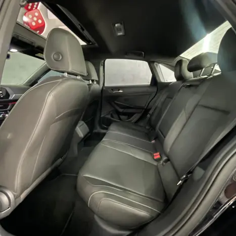 VOLKSWAGEN Jetta 1.4 4P 250 TSI R-LINE AUTOMÁTICO, Foto 8 VOLKSWAGEN Jetta 1.4 4P 250 TSI R-LINE AUTOMÁTICO, Foto 8