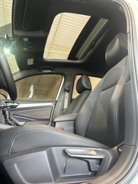 VOLKSWAGEN Jetta 1.4 4P 250 TSI R-LINE AUTOMÁTICO, Foto 12 VOLKSWAGEN Jetta 1.4 4P 250 TSI R-LINE AUTOMÁTICO, Foto 12