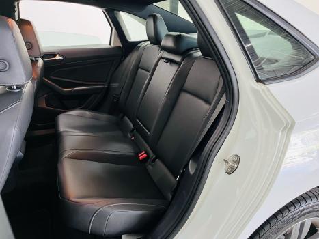 VOLKSWAGEN Jetta 1.4 4P 250 TSI R-LINE AUTOMTICO, Foto 13