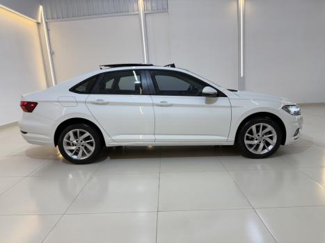 VOLKSWAGEN Jetta 1.4 4P 250 TSI TURBO COMFORTLINE AUTOM�TICO, Foto 4