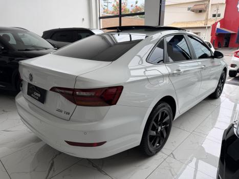 VOLKSWAGEN Jetta 1.4 4P 250 TSI TURBO COMFORTLINE AUTOM�TICO, Foto 4