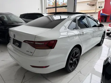 VOLKSWAGEN Jetta 1.4 4P 250 TSI TURBO COMFORTLINE AUTOM�TICO, Foto 4