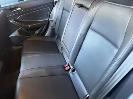 VOLKSWAGEN Jetta 1.4 4P 250 TSI TURBO COMFORTLINE AUTOM�TICO, Foto 7